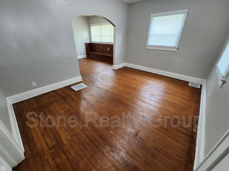 1924 1st Ave - Photo 2 of 11