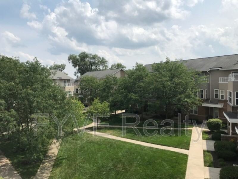 1409 Upper Green Cir - Photo 3 of 43