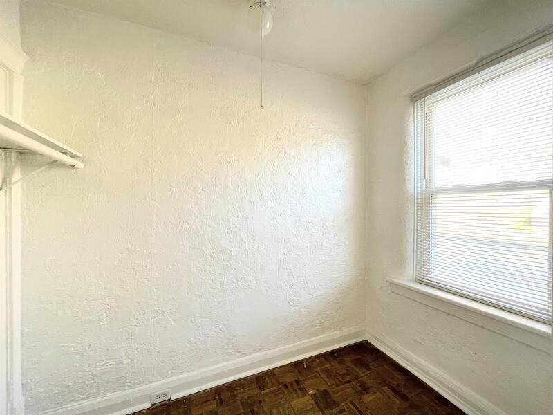 7212 Lyndover Pl #1E - Photo 4 of 20