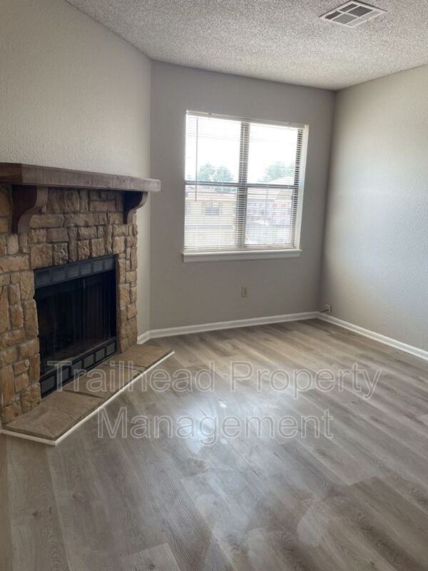 8704 Nw 82nd Ter #D - Photo 4 of 13