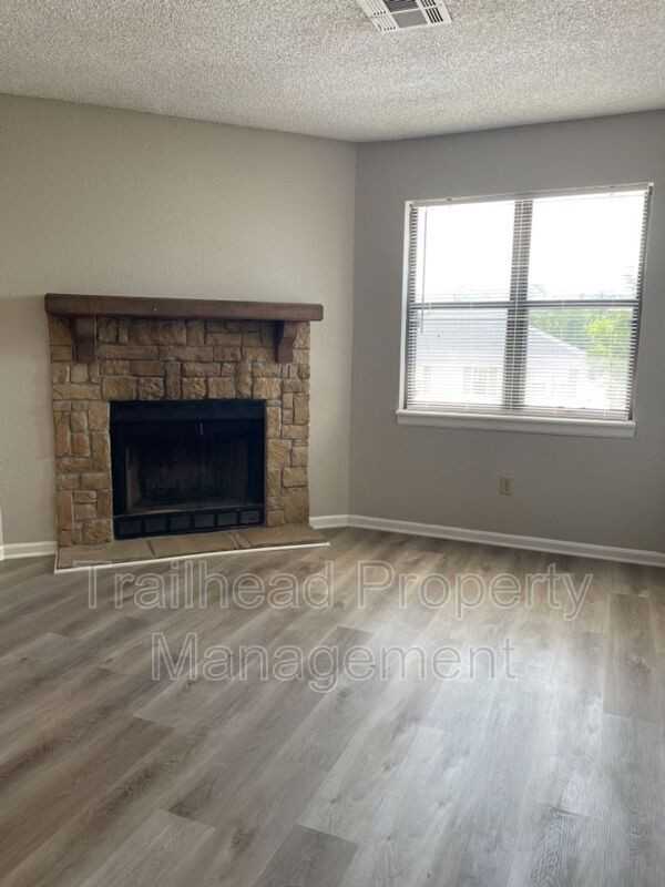 8704 Nw 82nd Ter #D - Photo 5 of 13