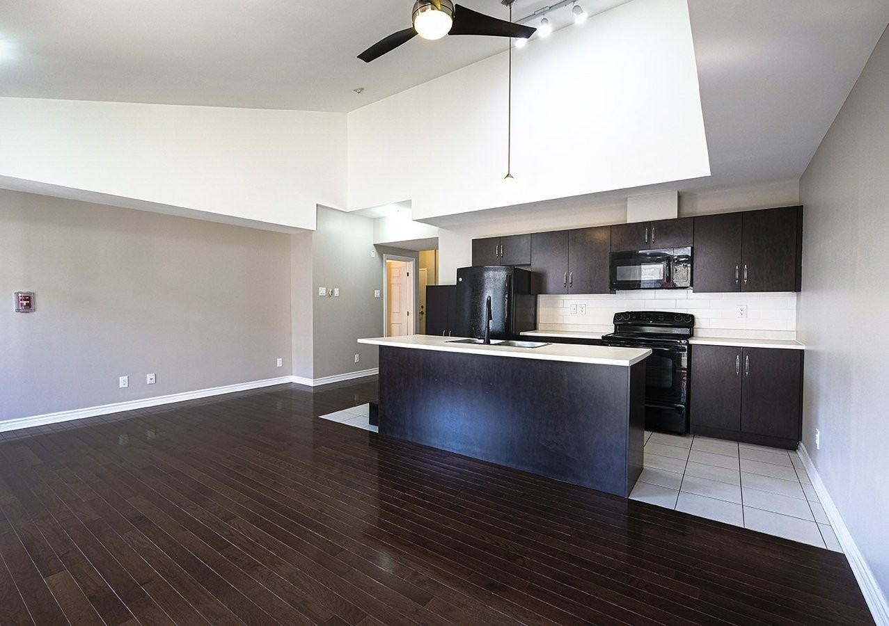 841 Blackcomb Private - Photo 3 of 9