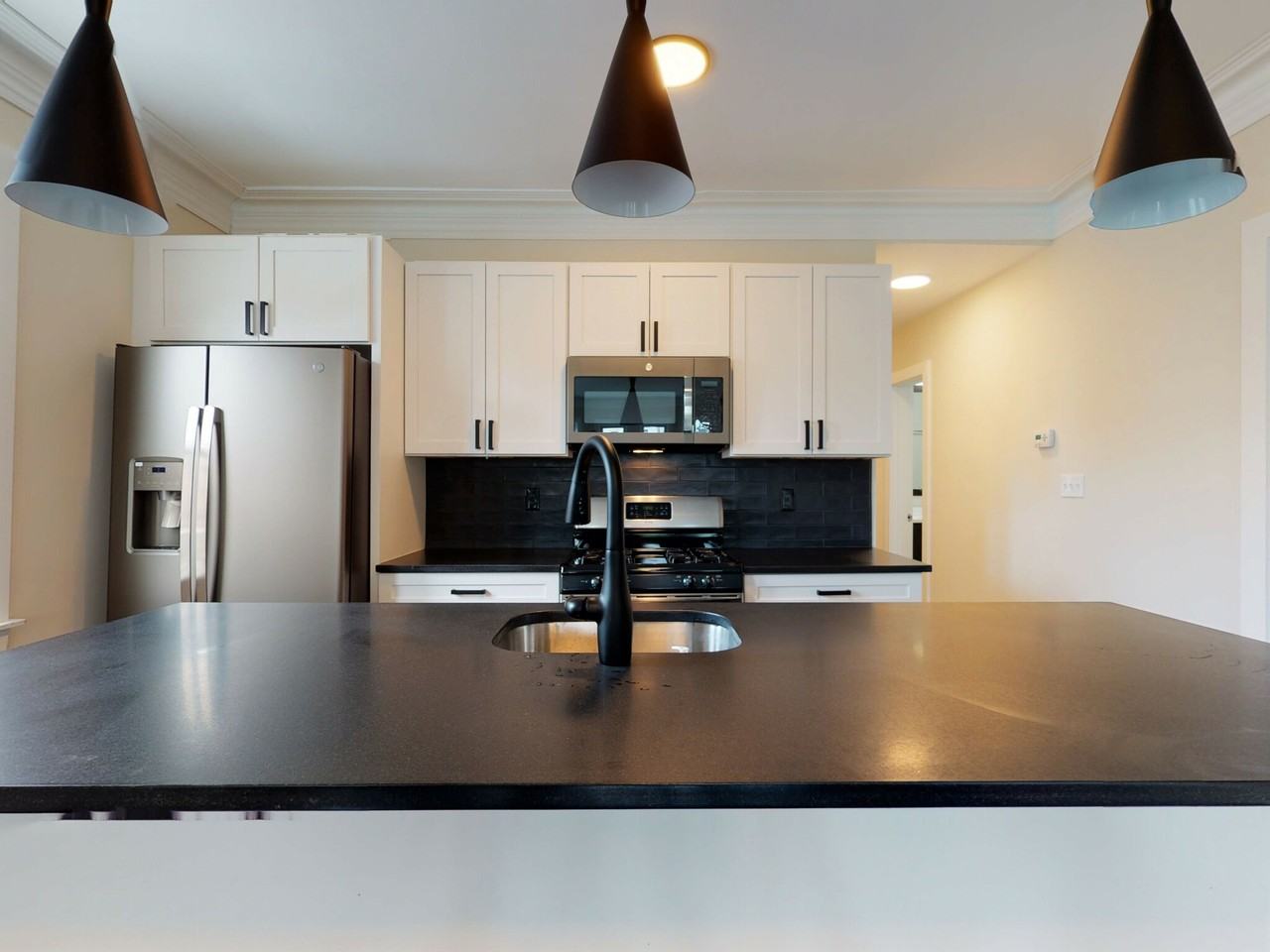 839 Parker St #1 - Photo 5 of 21