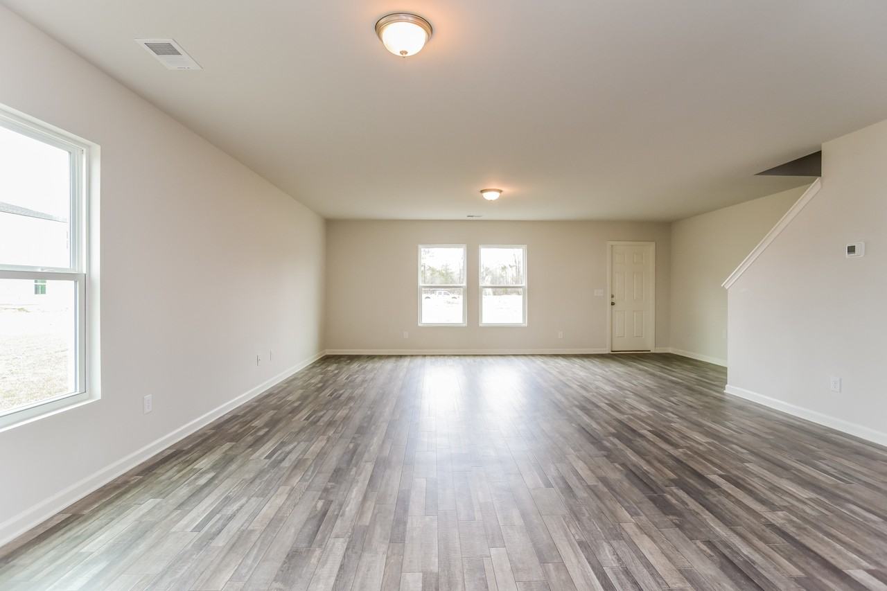 4026 Lake Russell Dr - Photo 3 of 24