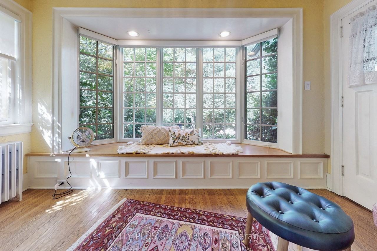 54 Duncannon Drive #None - Photo 2 of 6