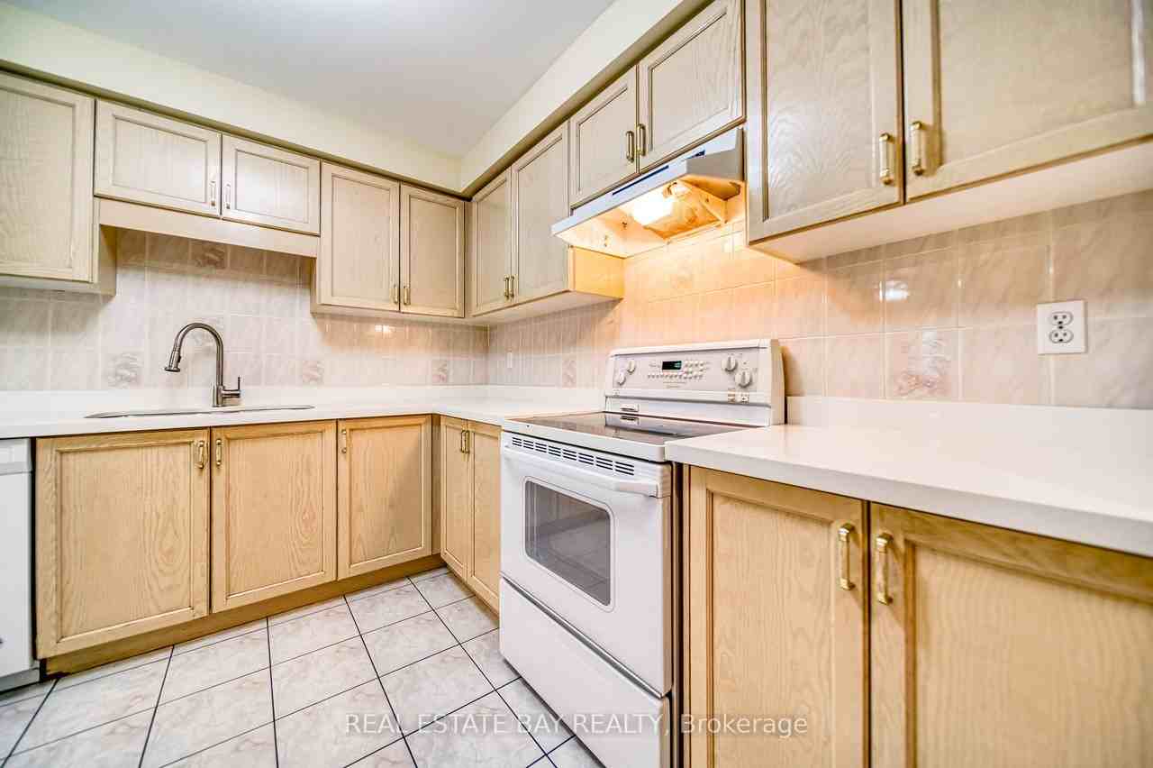 31 Michelle Drive #None - Photo 3 of 6