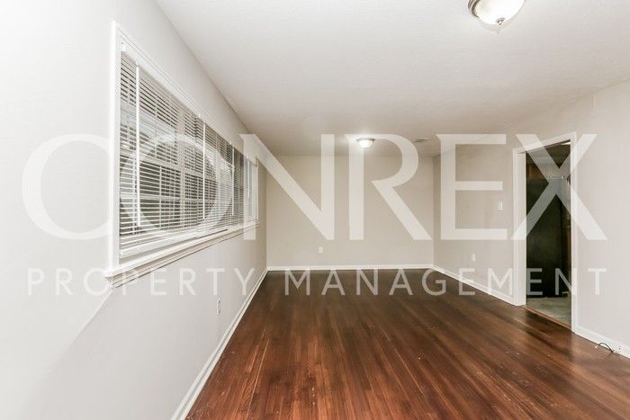 3328 E Lisa Dr - Photo 3 of 14