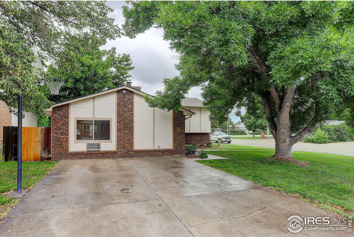 1300 Glen Haven Dr - Photo 2 of 40