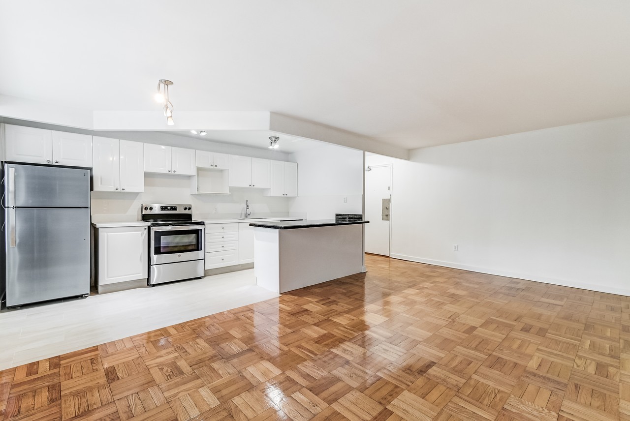 Rosedale Ravine Apartments - 4 Sherbourne St N, Toronto, ON M4W 2T1 ...