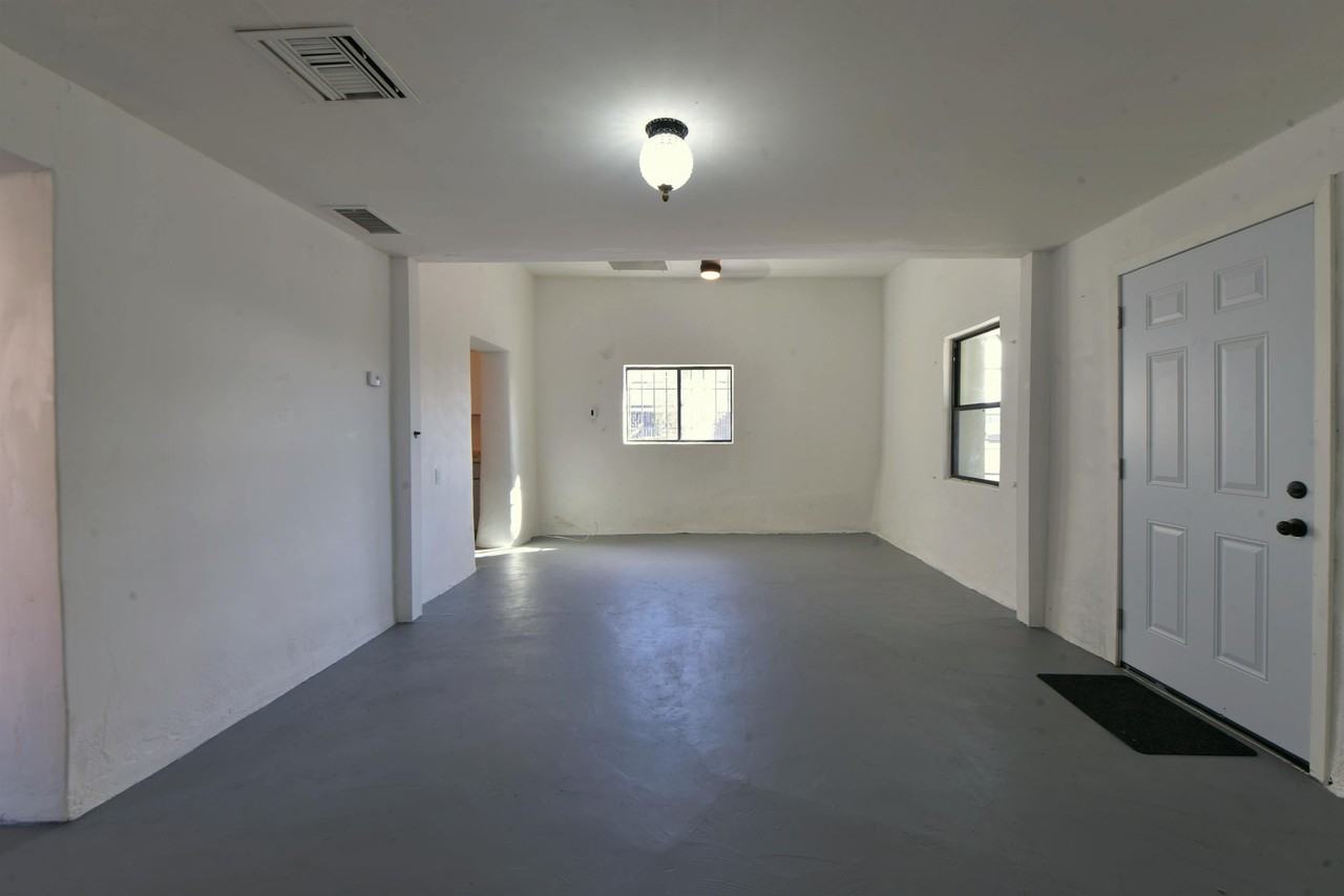 1211 S 9th Ave #1 - Photo 5 of 25