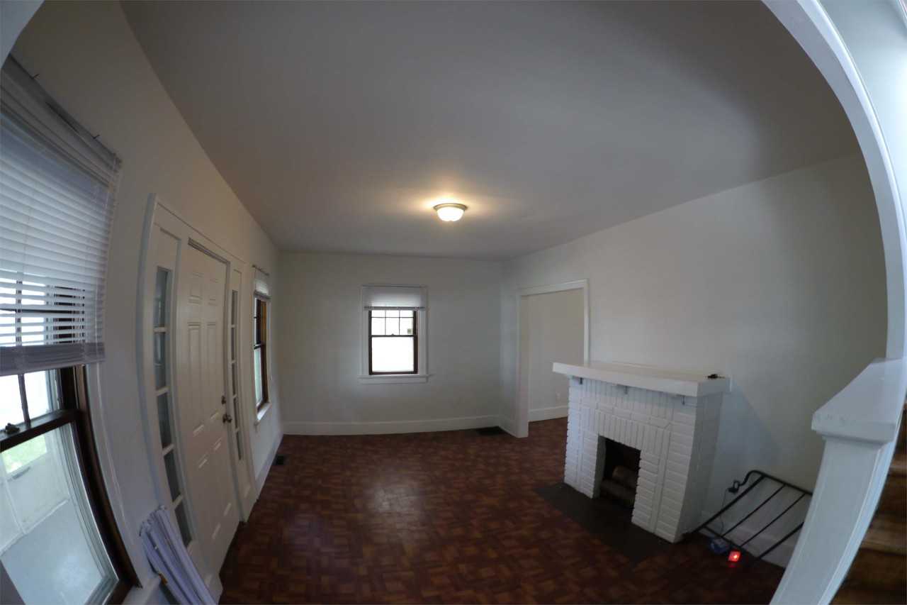 915 Woodstock Ave #1 - Photo 4 of 10