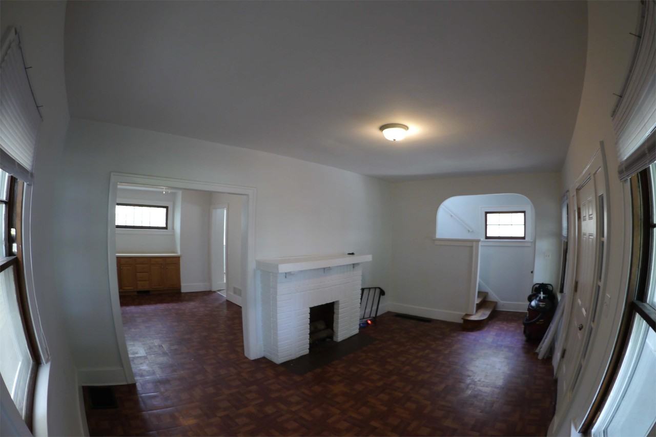 915 Woodstock Ave #1 - Photo 6 of 10