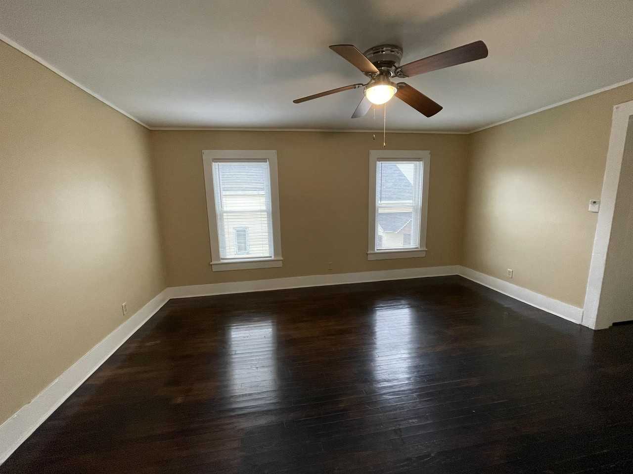 60 E Court St #2 - Photo 4 of 10