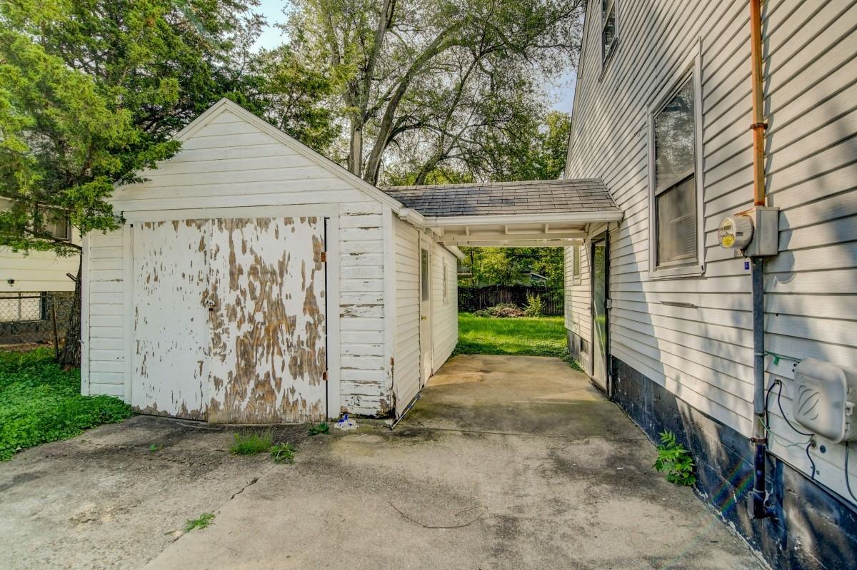 759 E Lawrence St #1 - Photo 5 of 29