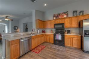 1004 Gentry Dr #1 - Photo 3 of 20
