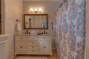 1004 Gentry Dr #1 - Photo 6 of 20