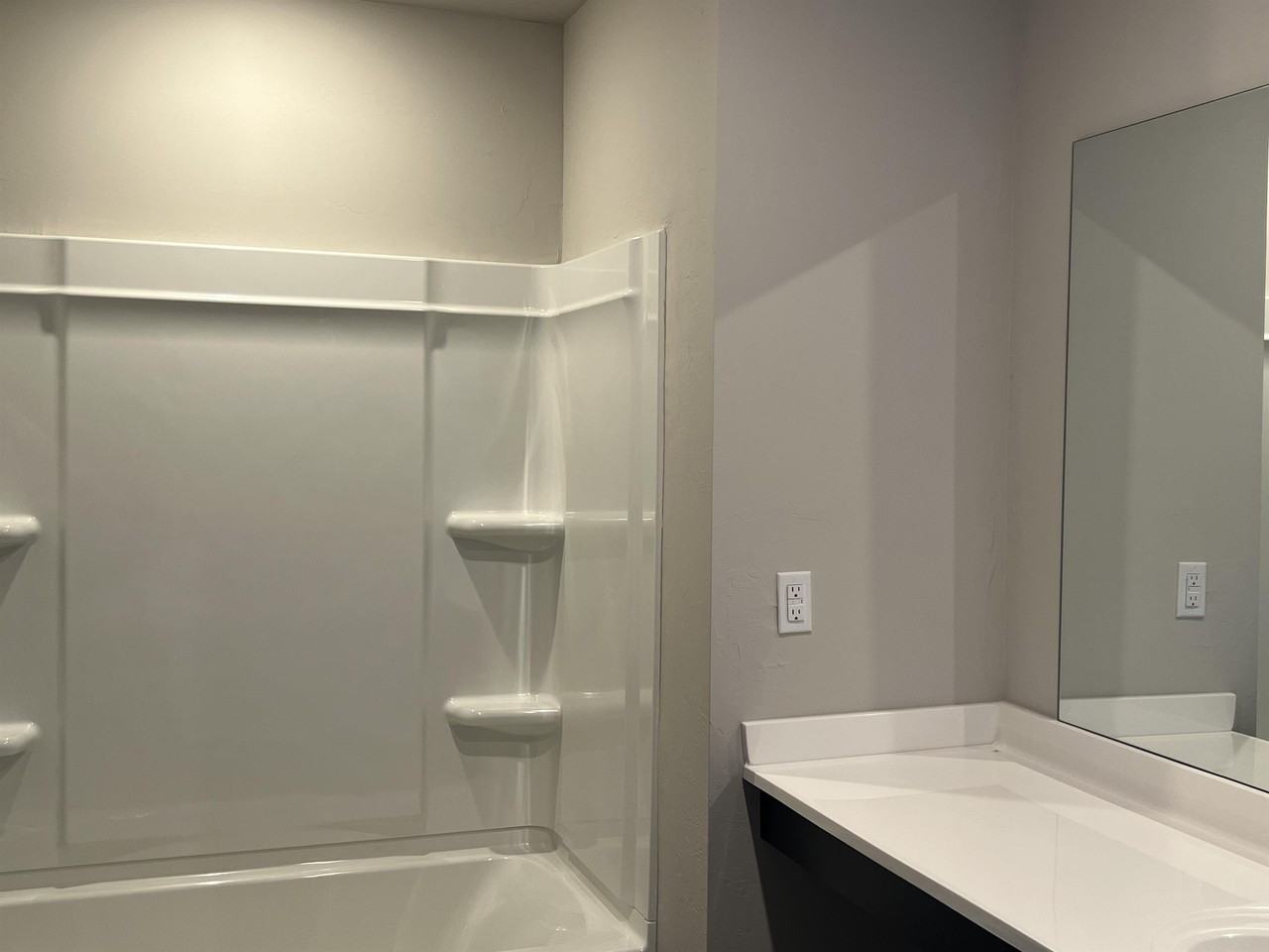 561 Se 3rd Ter #1 - Photo 6 of 20