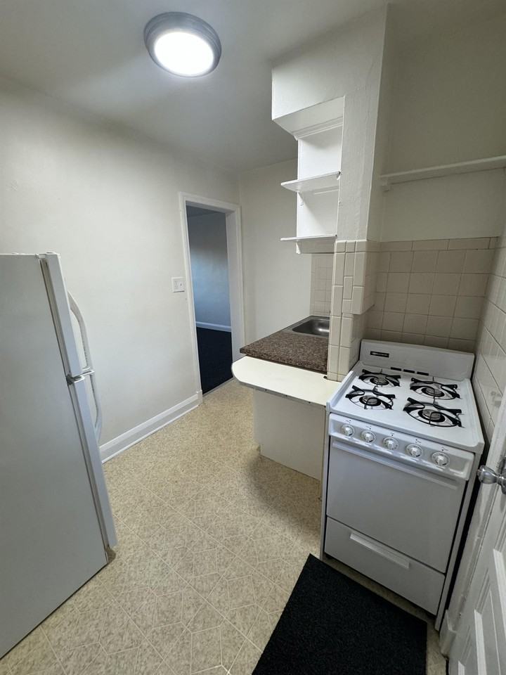 42 Warren Rd #B - Photo 7 of 14