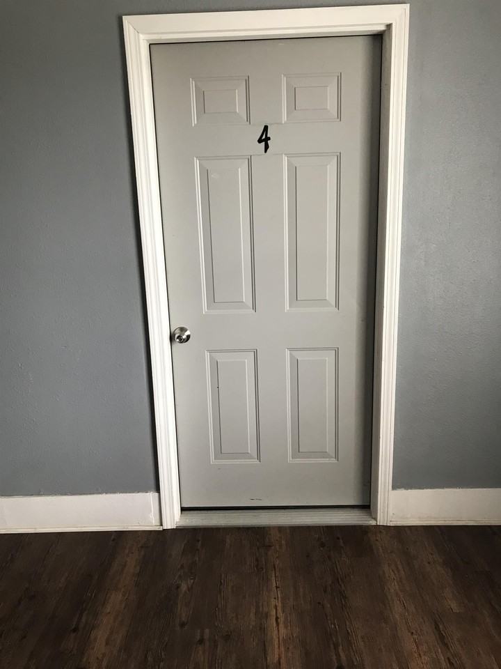 1621 W 7th St #4 - Photo 6 of 6