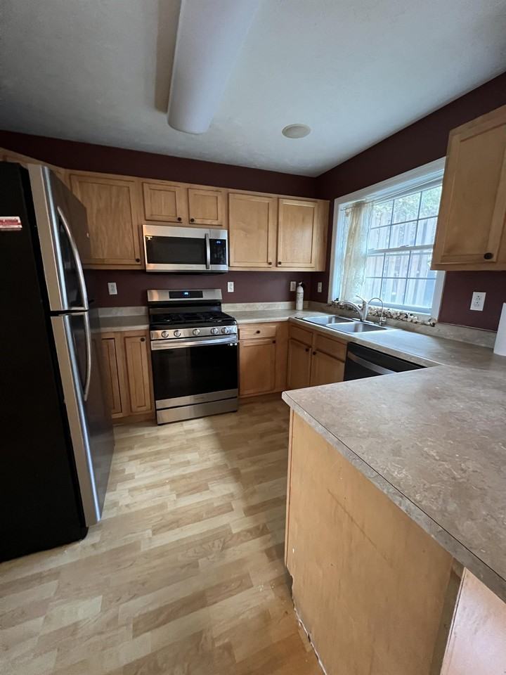 794 Alpine St #1 - Photo 5 of 35