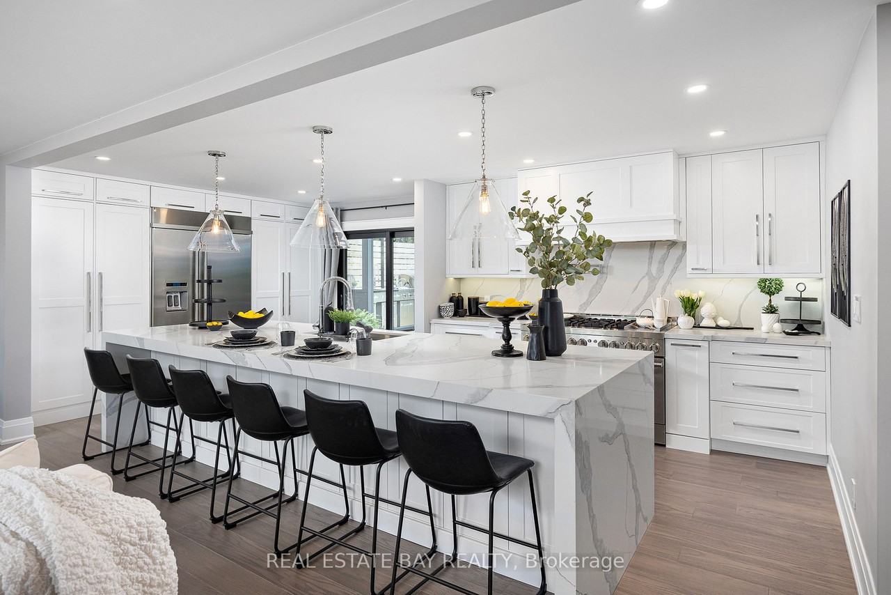 29 Fallingbrook Drive - Photo 3 of 35