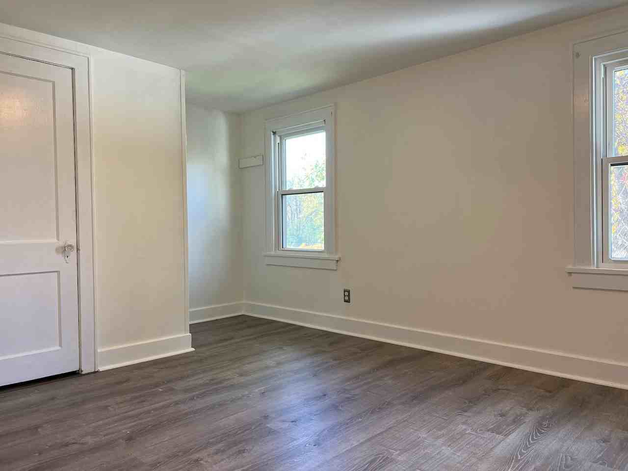 1917 Hillside Avenue - Photo 5 of 6