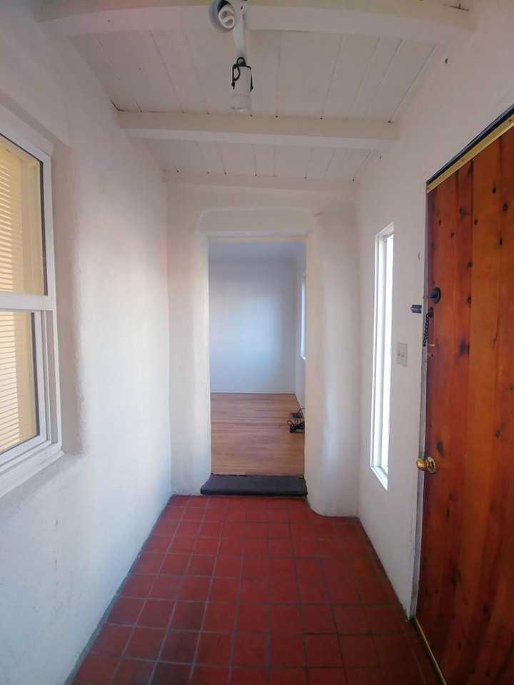 203 Spruce St Ne - Photo 3 of 27