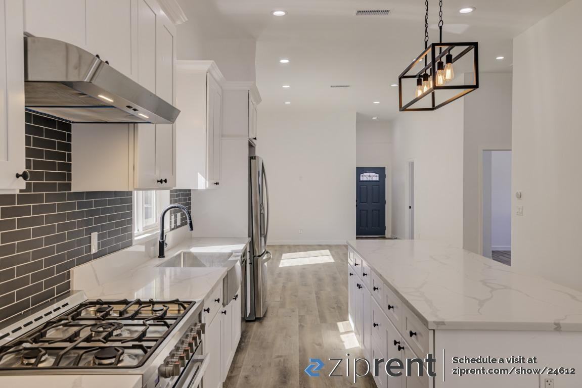 2246 Duvall St - Photo 3 of 14