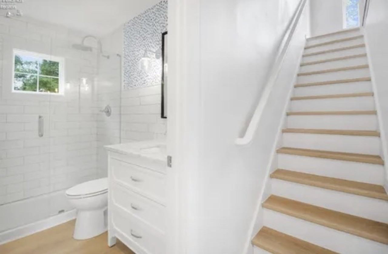 417 E Follett St #NA - Photo 3 of 9