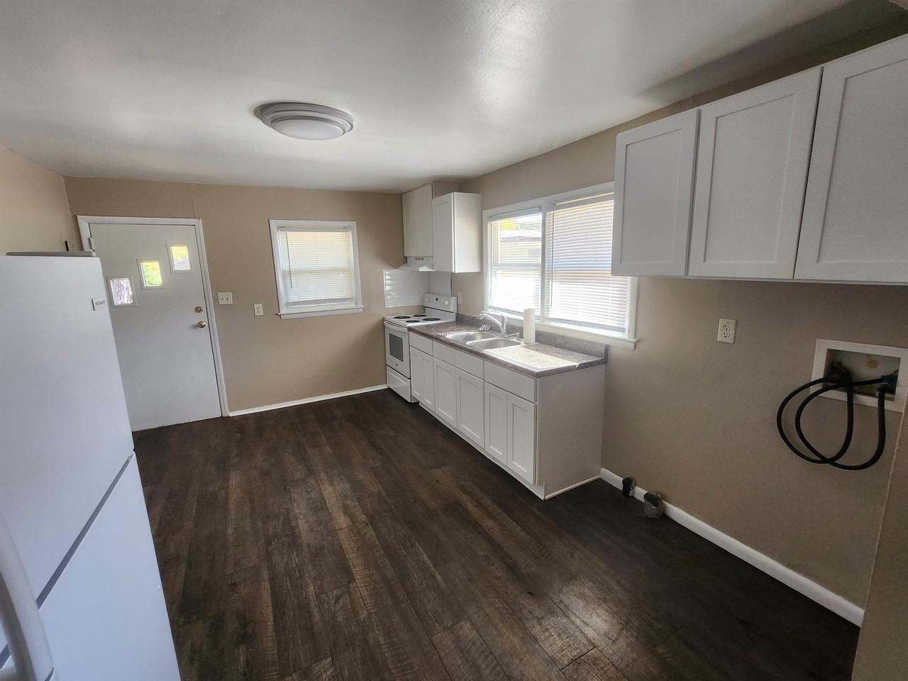 2844 Club Plaza Rd #1 - Photo 5 of 8