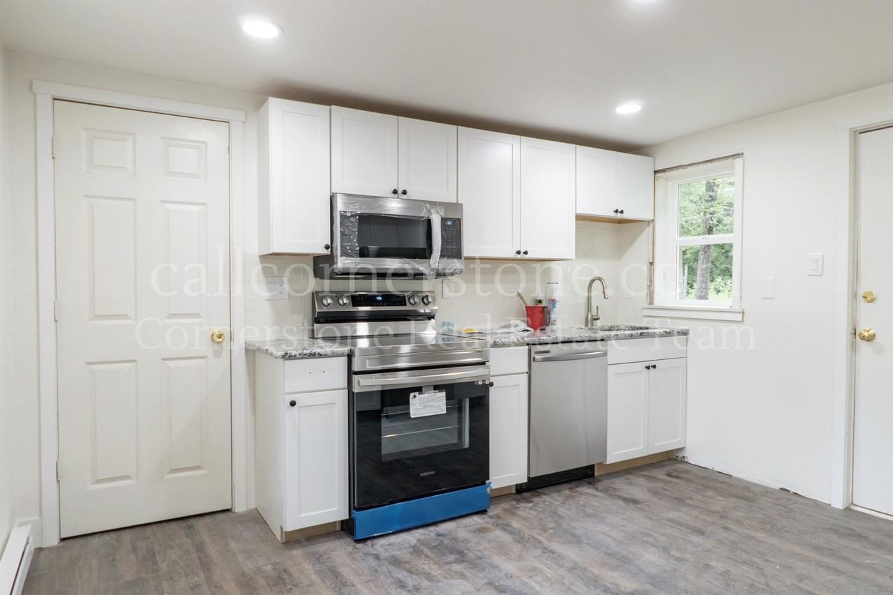 1412 Columbine Rd #1 - Photo 6 of 10