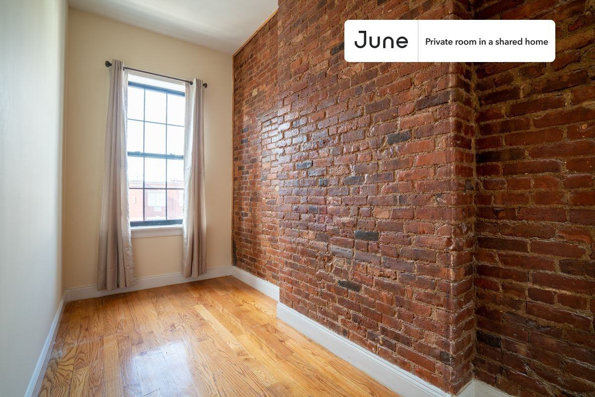 148 Grove St #B - Photo 2 of 18