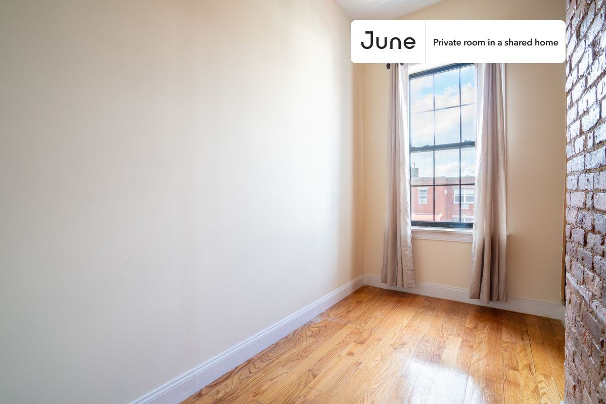 148 Grove St #B - Photo 4 of 18