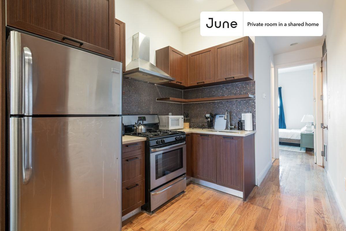 148 Grove St #A - Photo 7 of 15