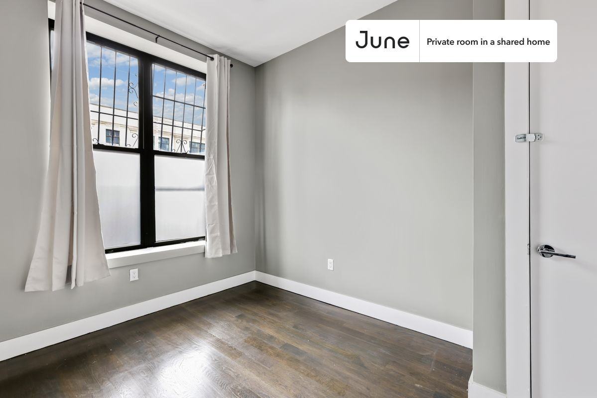 60 New York Ave #A - Photo 2 of 17