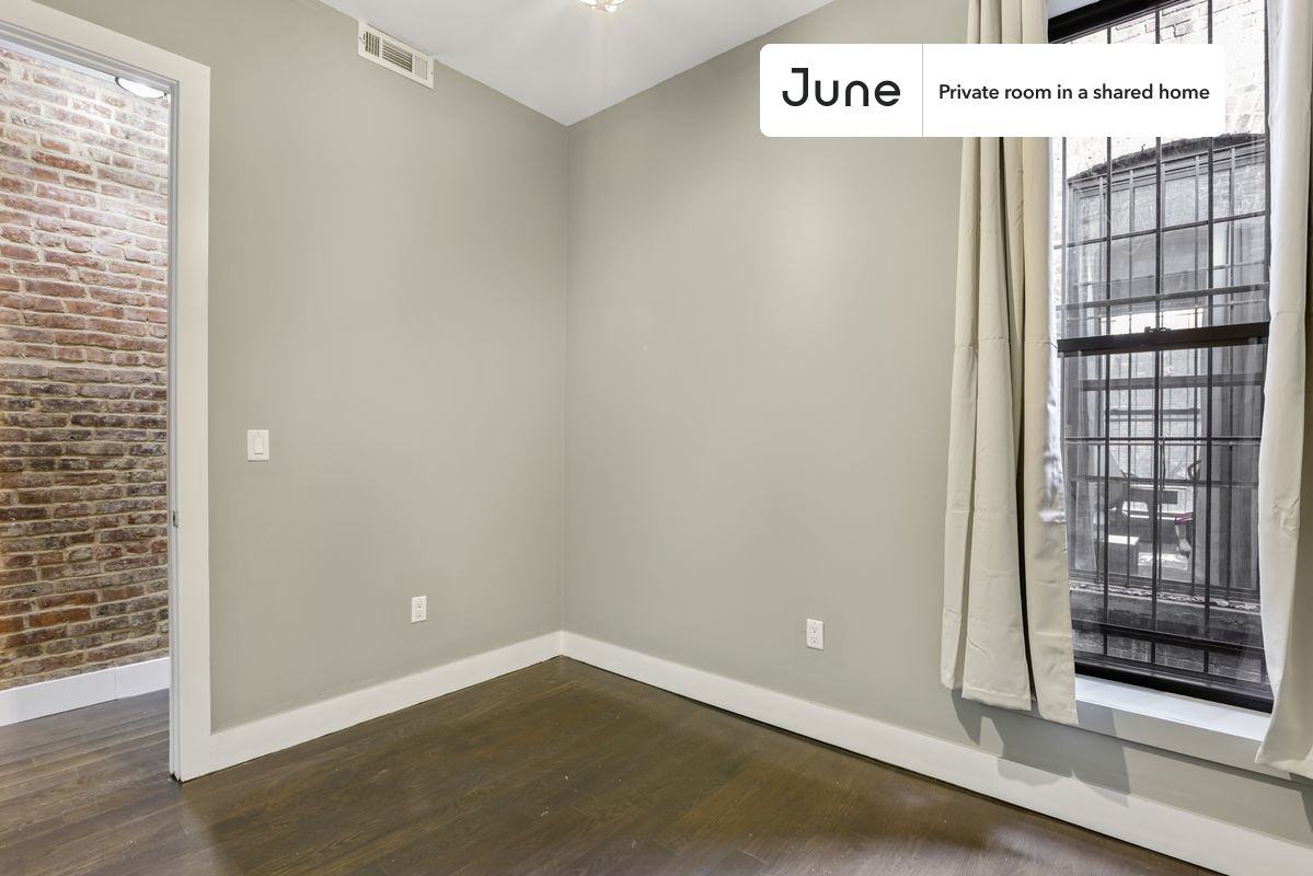 60 New York Ave #B - Photo 4 of 17