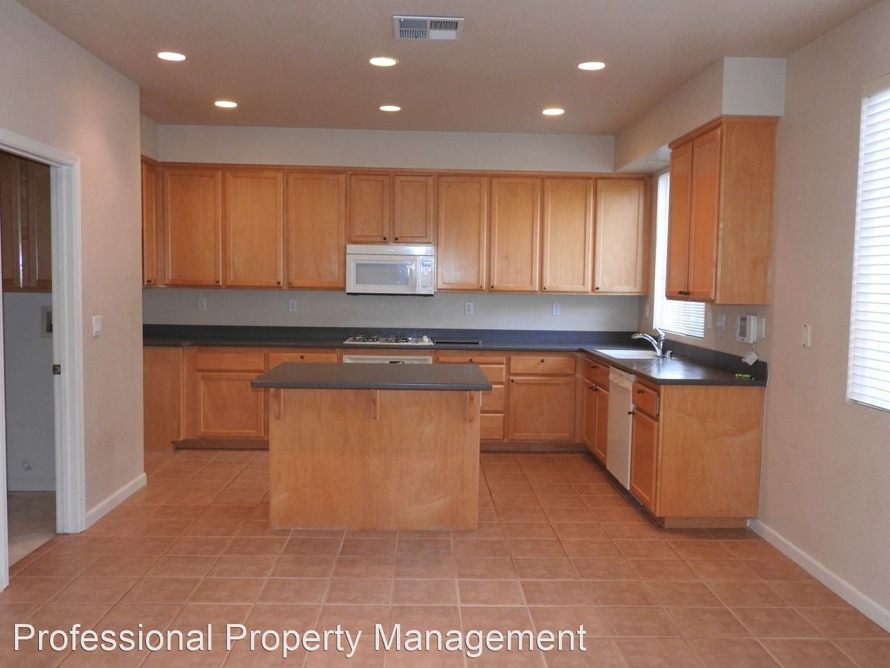 9577 Windrose Ln - Photo 3 of 21