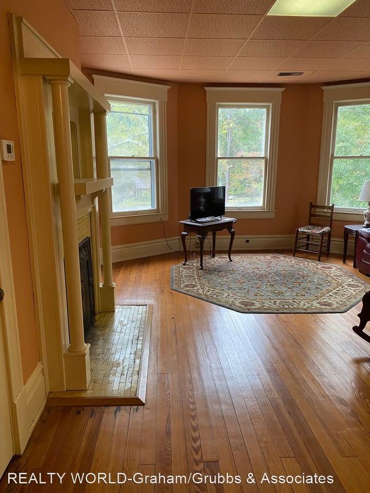 1003 West Church Street  A & C - Photo 2 of 19