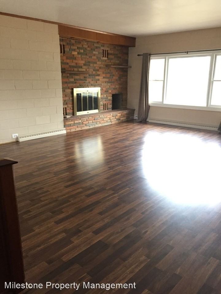 2404 Tompy St - Photo 2 of 11