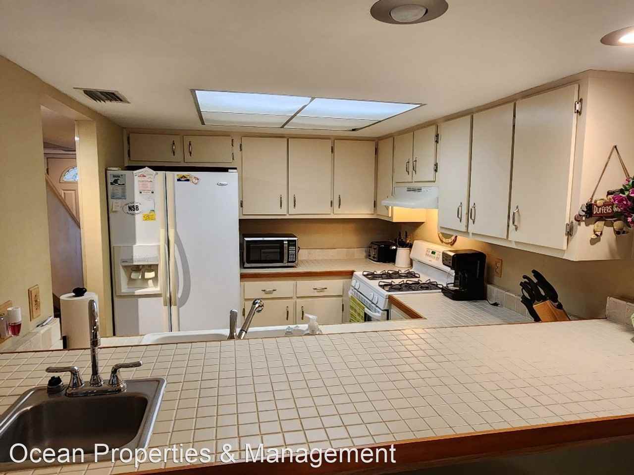 151 Club House Blvd - Photo 3 of 15