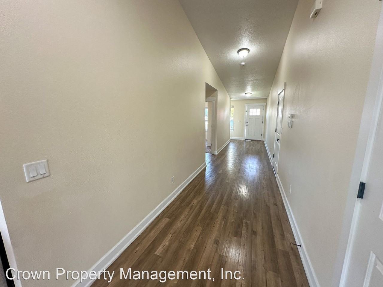 559 Ne Fern Ave - Photo 3 of 29