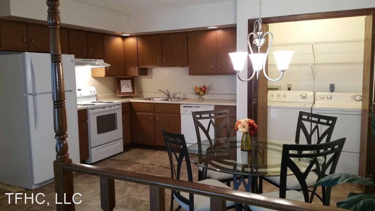 Versailles Village - Photo 3 of 3