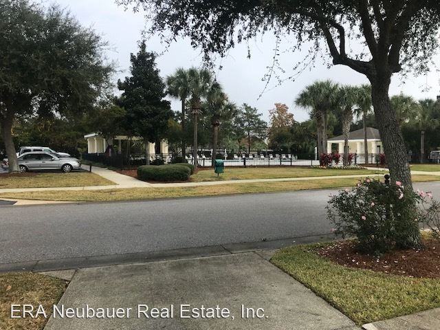 207 Park Pl - Photo 2 of 12