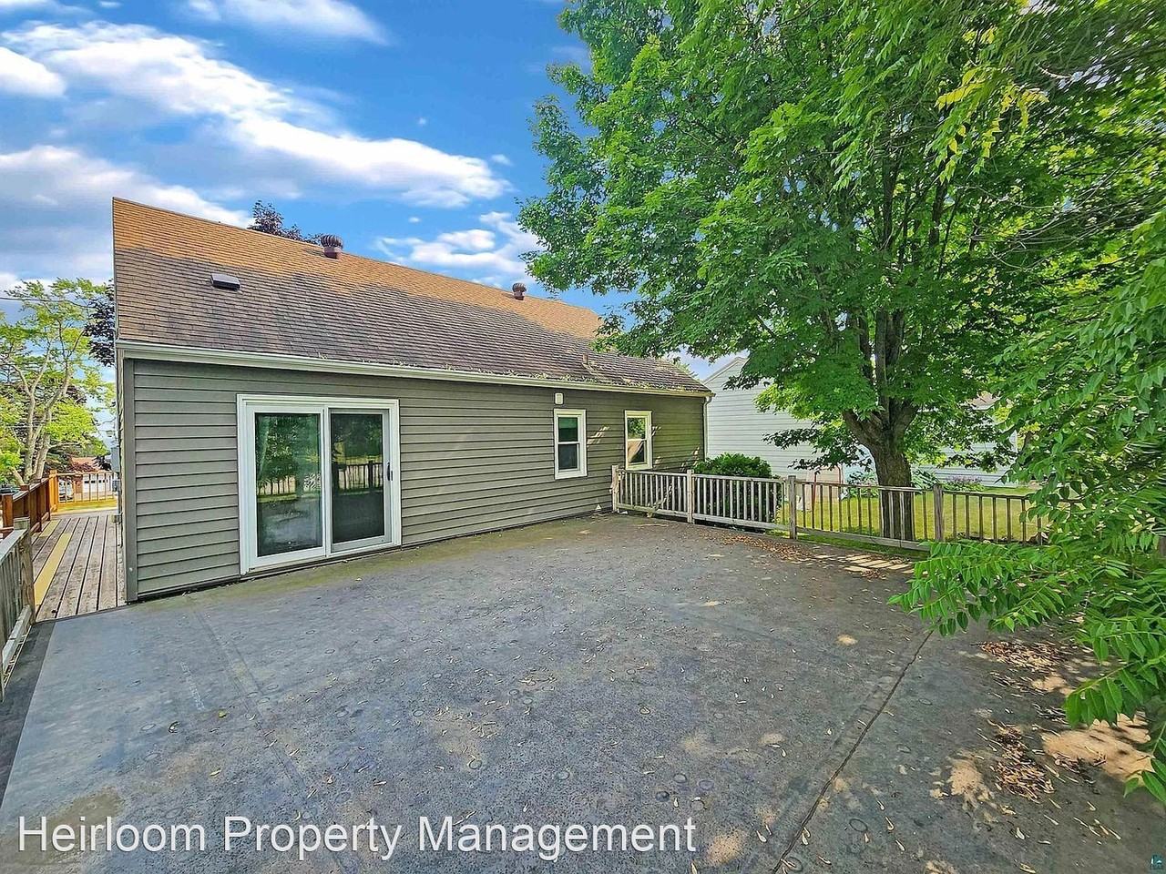 5061 London Rd - Photo 3 of 18