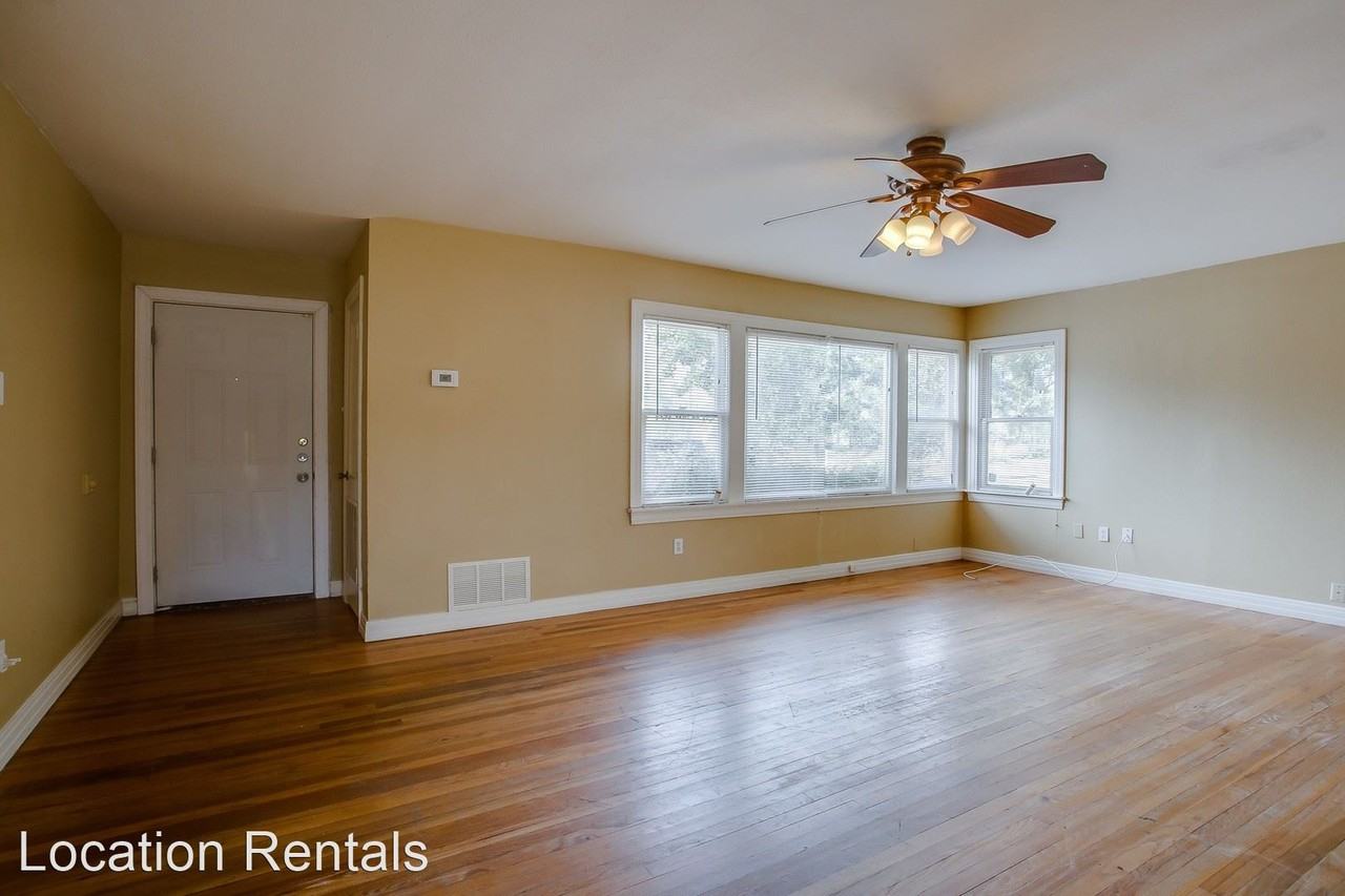 2706 33rd St - Photo 2 of 13