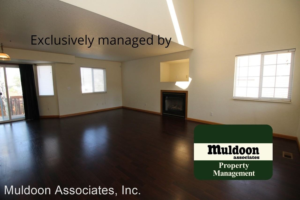 750 Stargate Dr - Photo 3 of 10