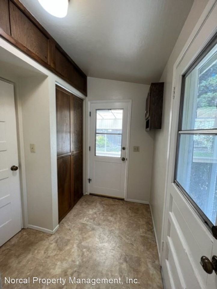 124 N Murphy Ave - Photo 3 of 20