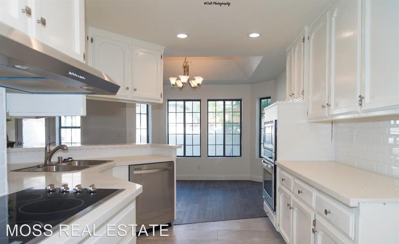 150 Stockdale Cir - Photo 2 of 16