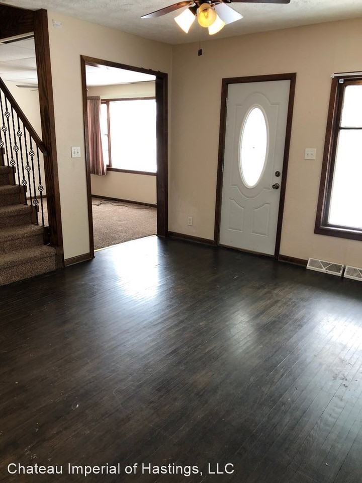 809 N Juniata Ave - Photo 3 of 15