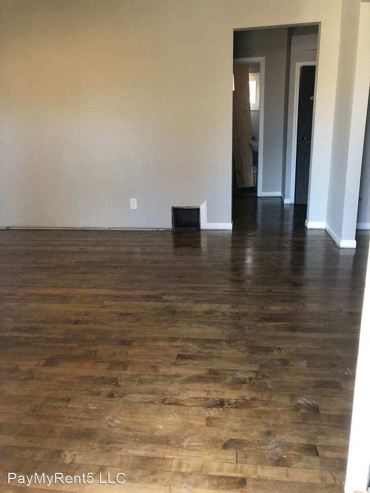 5568 N 38th St - Photo 3 of 10